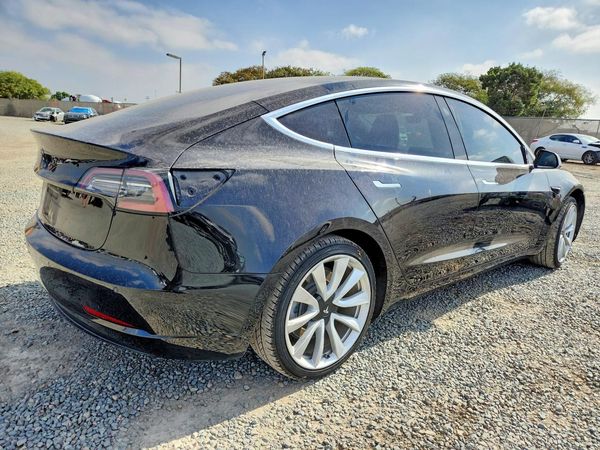 2018 TESLA MODEL 3