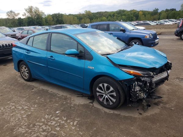 2022 TOYOTA PRIUS