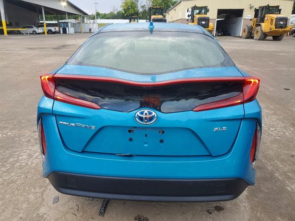 2022 TOYOTA PRIUS