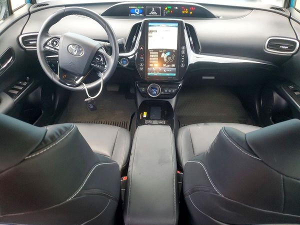 2022 TOYOTA PRIUS