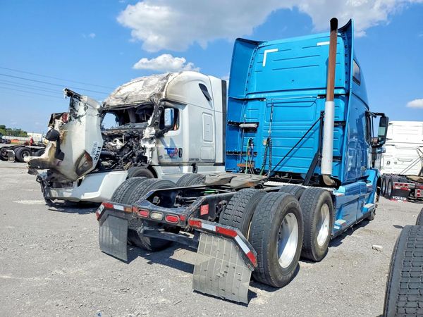 2014 VOLVO VN