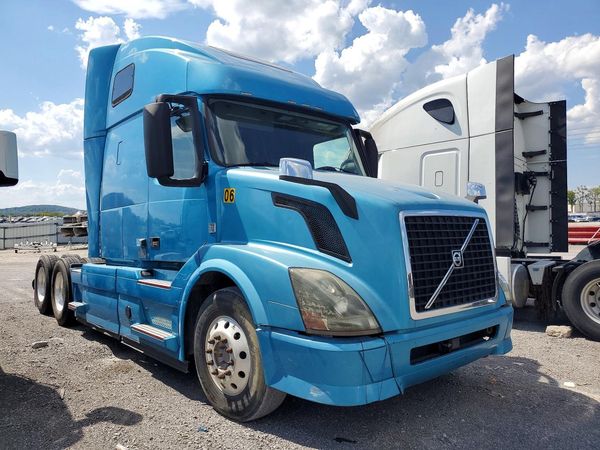 2014 VOLVO VN