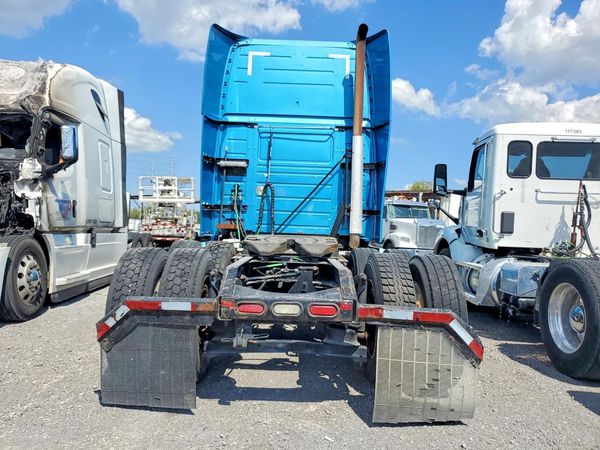 2014 VOLVO VN