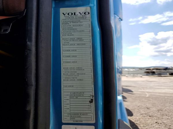 2014 VOLVO VN