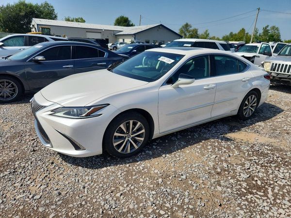 2021 LEXUS ES — Front 3/4