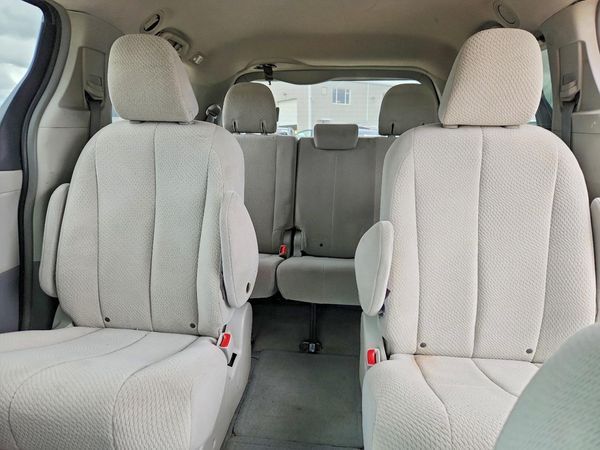 2013 TOYOTA SIENNA