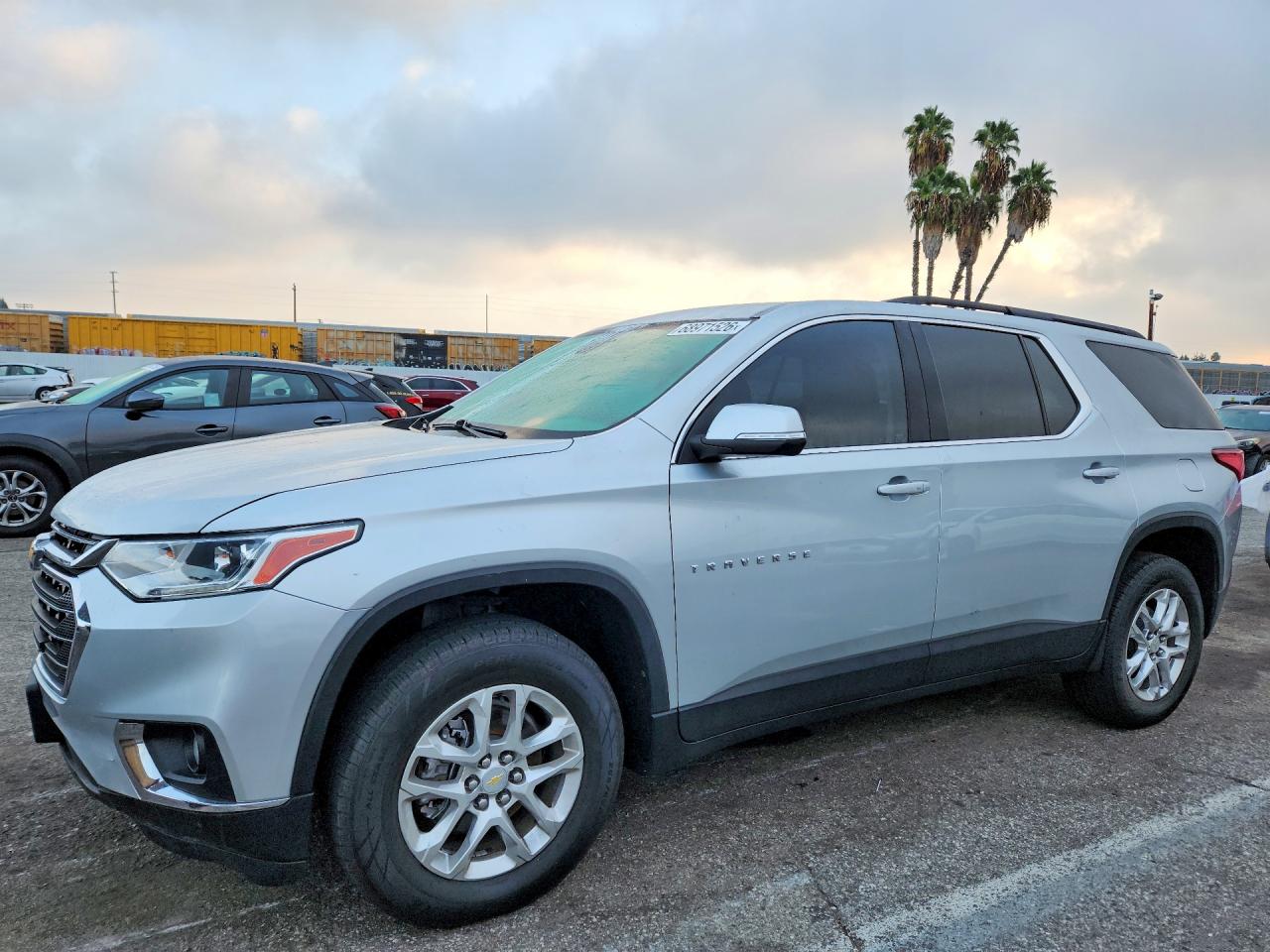 2021 CHEVROLET TRAVERSE LT — Front 3/4