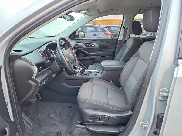 2021 CHEVROLET TRAVERSE LT — DENT