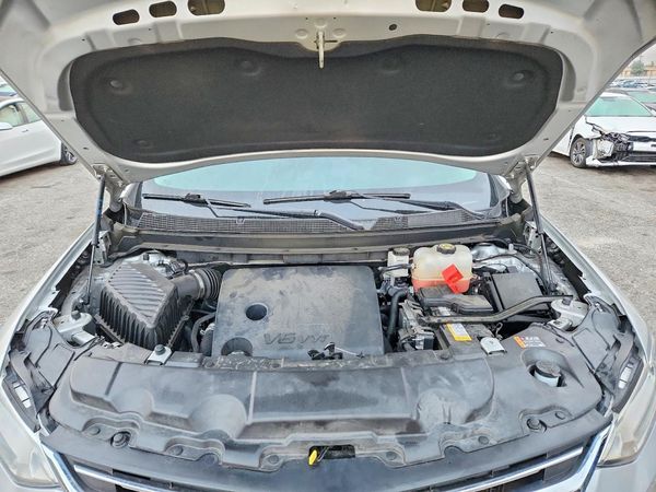 2021 CHEVROLET TRAVERSE LT — Engine bay