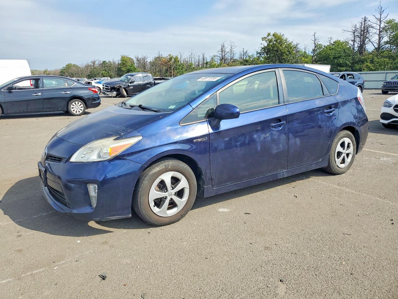 2014 TOYOTA PRIUS — Front 3/4