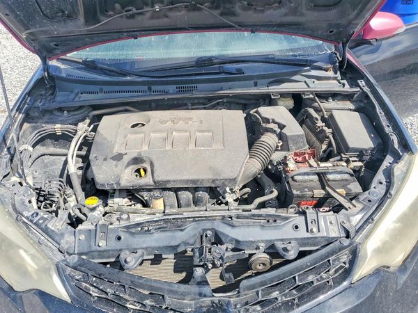 2015 TOYOTA COROLLA L/LE — Engine bay