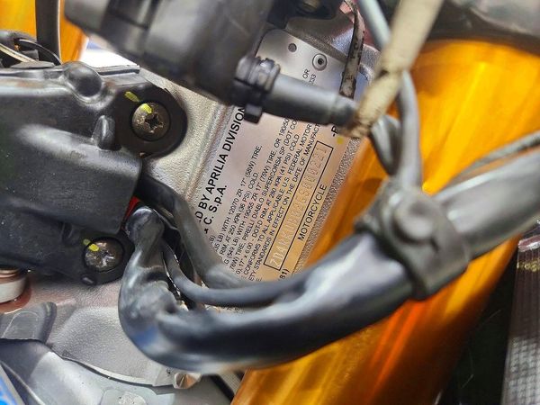 2016 APRILIA RSV4 — VINS