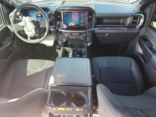 2025 FORD F150 STX