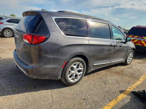 2017 CHRYSLER PACIFICA — PSRA