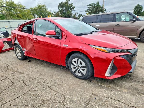 2020 TOYOTA PRIUS — Passenger 3/4