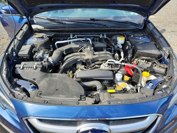 2022 SUBARU OUTBACK Premium — Engine bay