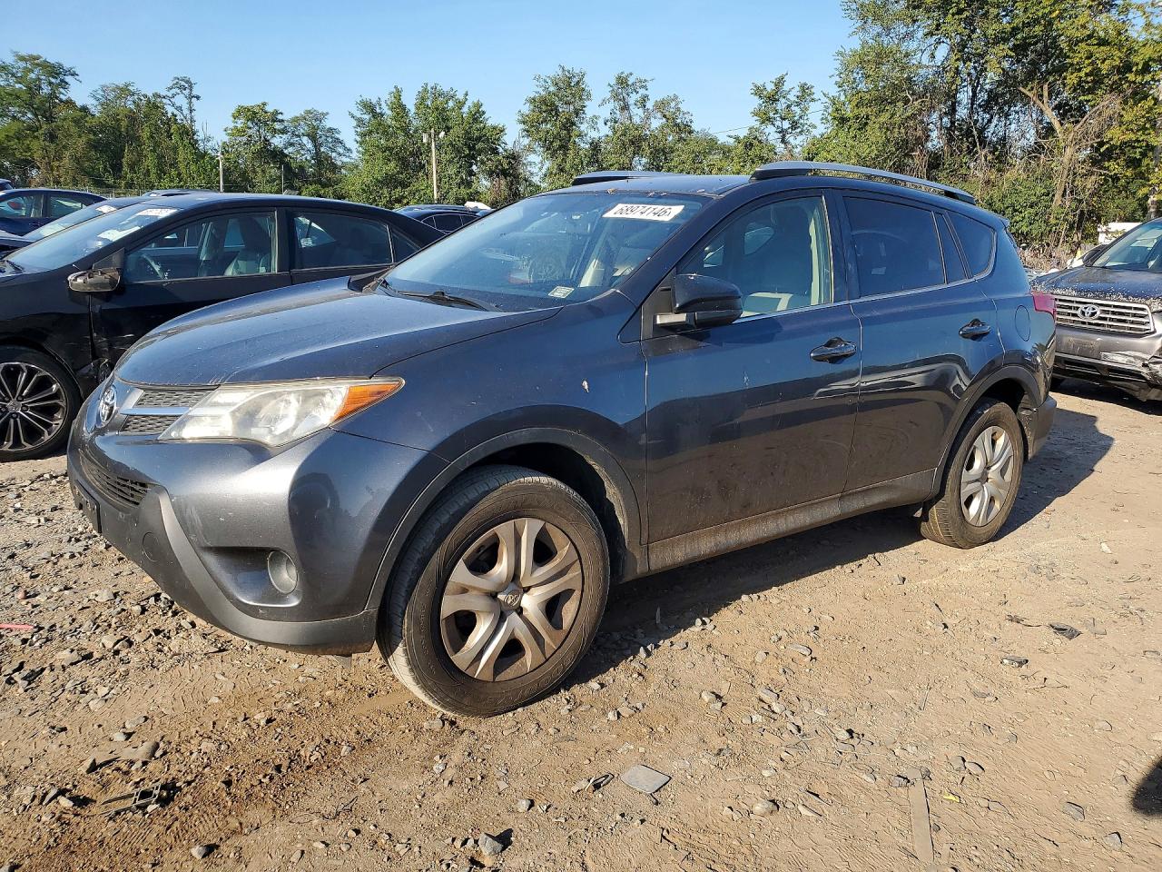 2015 TOYOTA RAV4 LE (X Grade) — Front 3/4