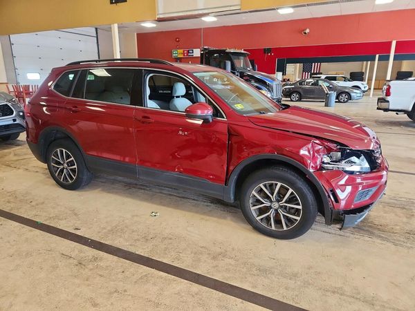2019 VOLKSWAGEN TIGUAN — Passenger 3/4