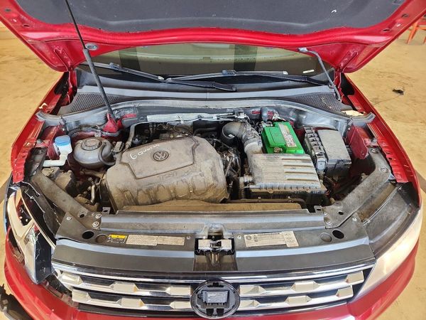 2019 VOLKSWAGEN TIGUAN — Engine bay