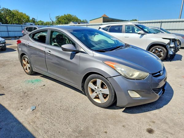 2013 HYUNDAI ELANTRA — Passenger 3/4