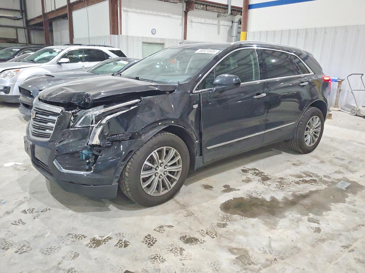 2019 CADILLAC XT5 — Front 3/4