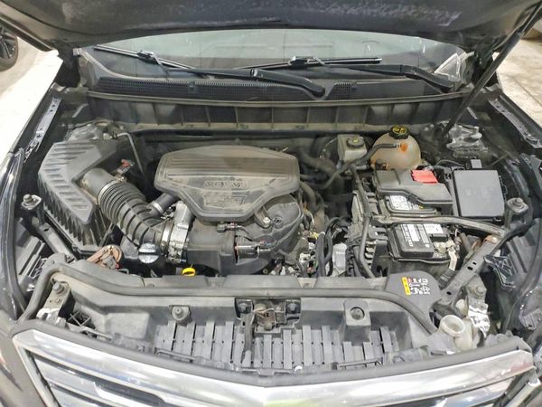 2019 CADILLAC XT5 — Engine bay