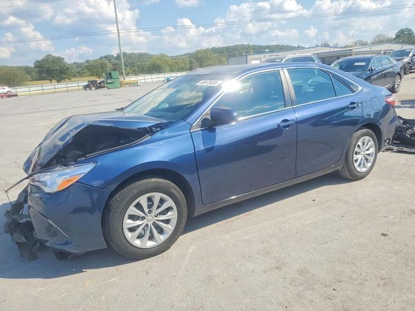 2017 TOYOTA CAMRY — Front 3/4