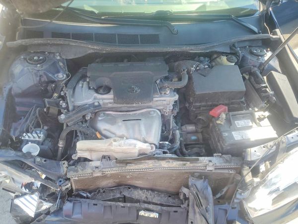 2017 TOYOTA CAMRY — Engine bay