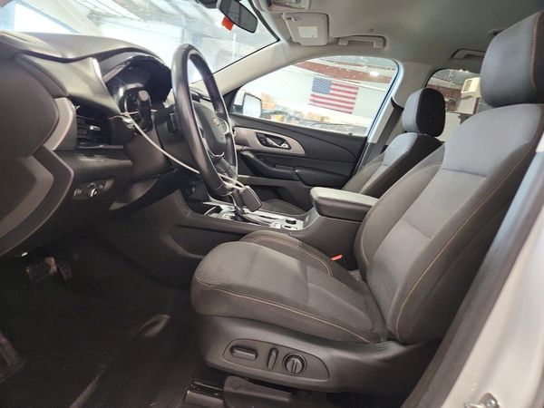 2018 CHEVROLET TRAVERSE LT — DENT