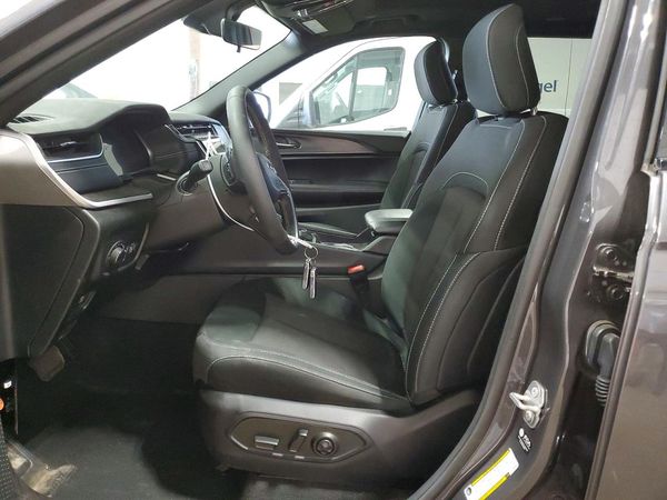2025 JEEP GRAND CHEROKEE L LAREDO 4X4