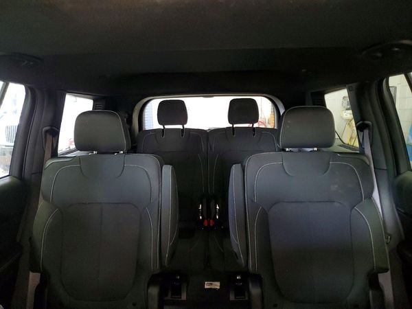 2025 JEEP GRAND CHEROKEE L LAREDO 4X4