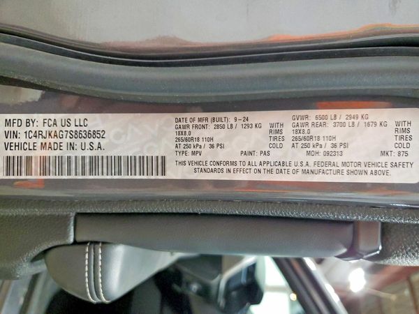 2025 JEEP GRAND CHEROKEE L LAREDO 4X4