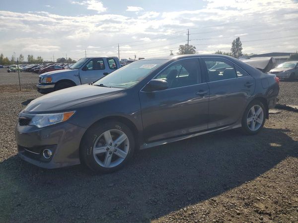 2012 TOYOTA CAMRY — Front 3/4