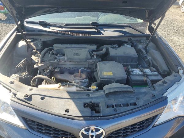 2012 TOYOTA CAMRY — Engine bay