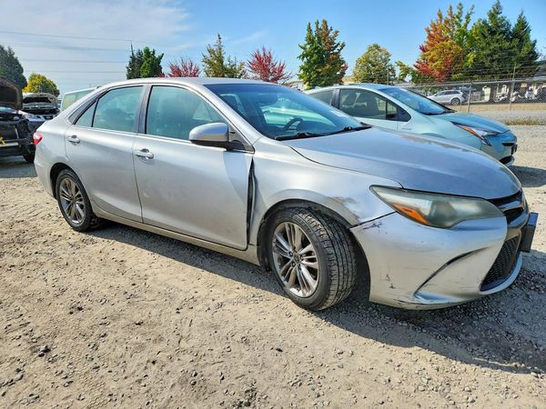 2015 TOYOTA CAMRY — Passenger 3/4