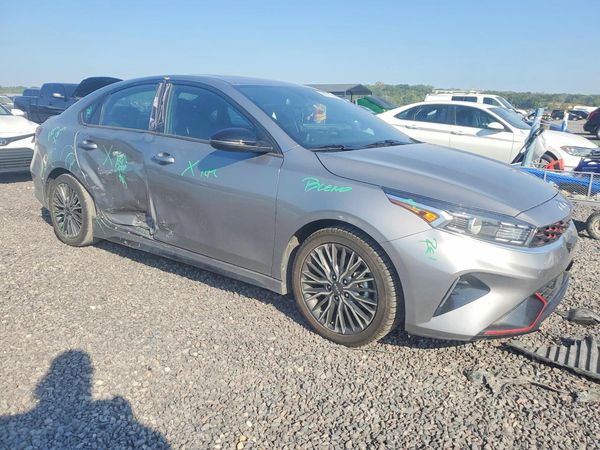 2024 KIA FORTE — Passenger 3/4