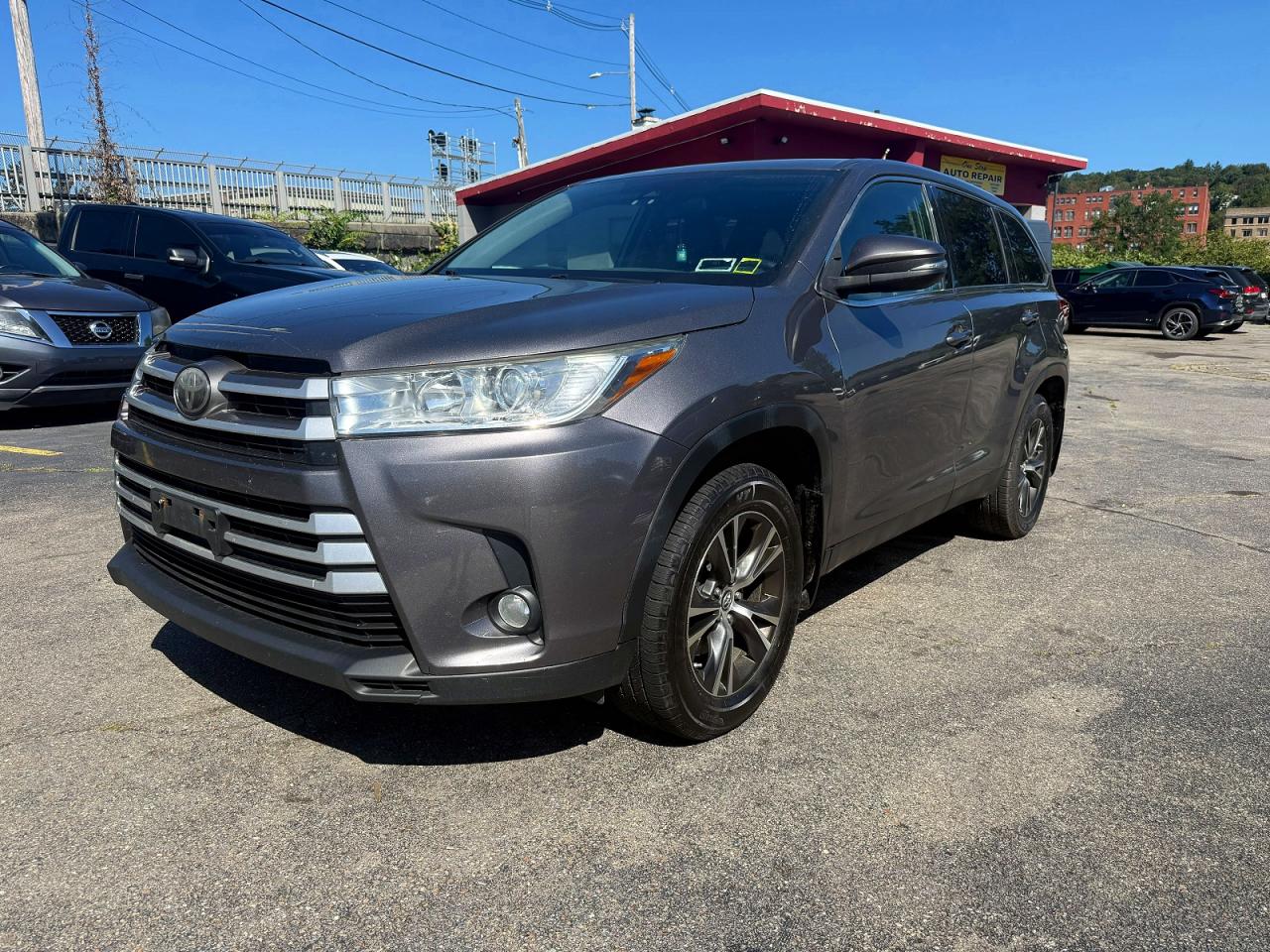 2019 TOYOTA HIGHLANDER LE/LE Plus