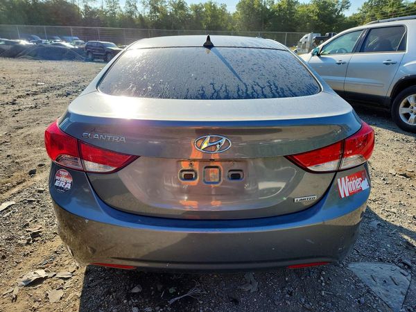 2013 HYUNDAI ELANTRA