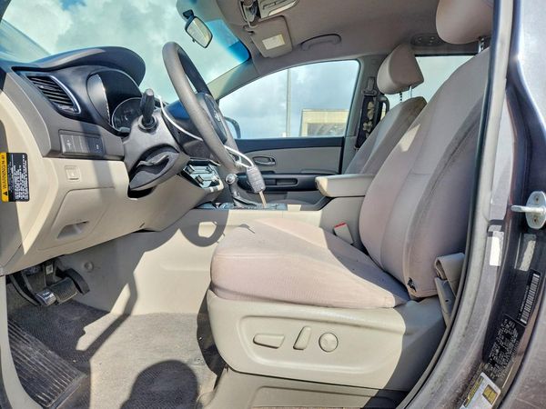 2016 KIA SEDONA — DENT