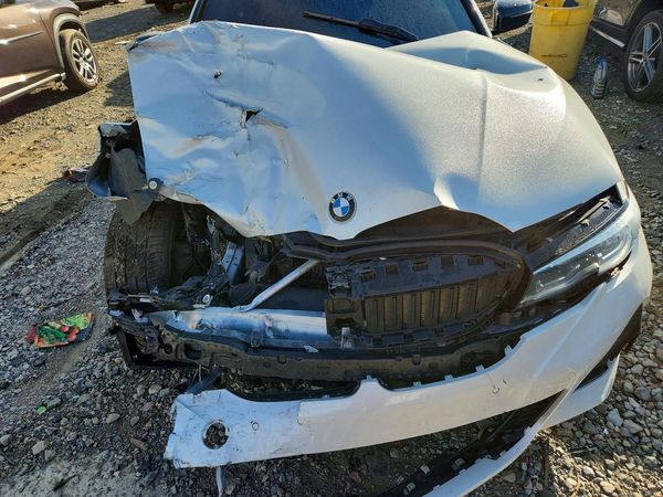 2021 BMW 3 SERIES — Engine bay