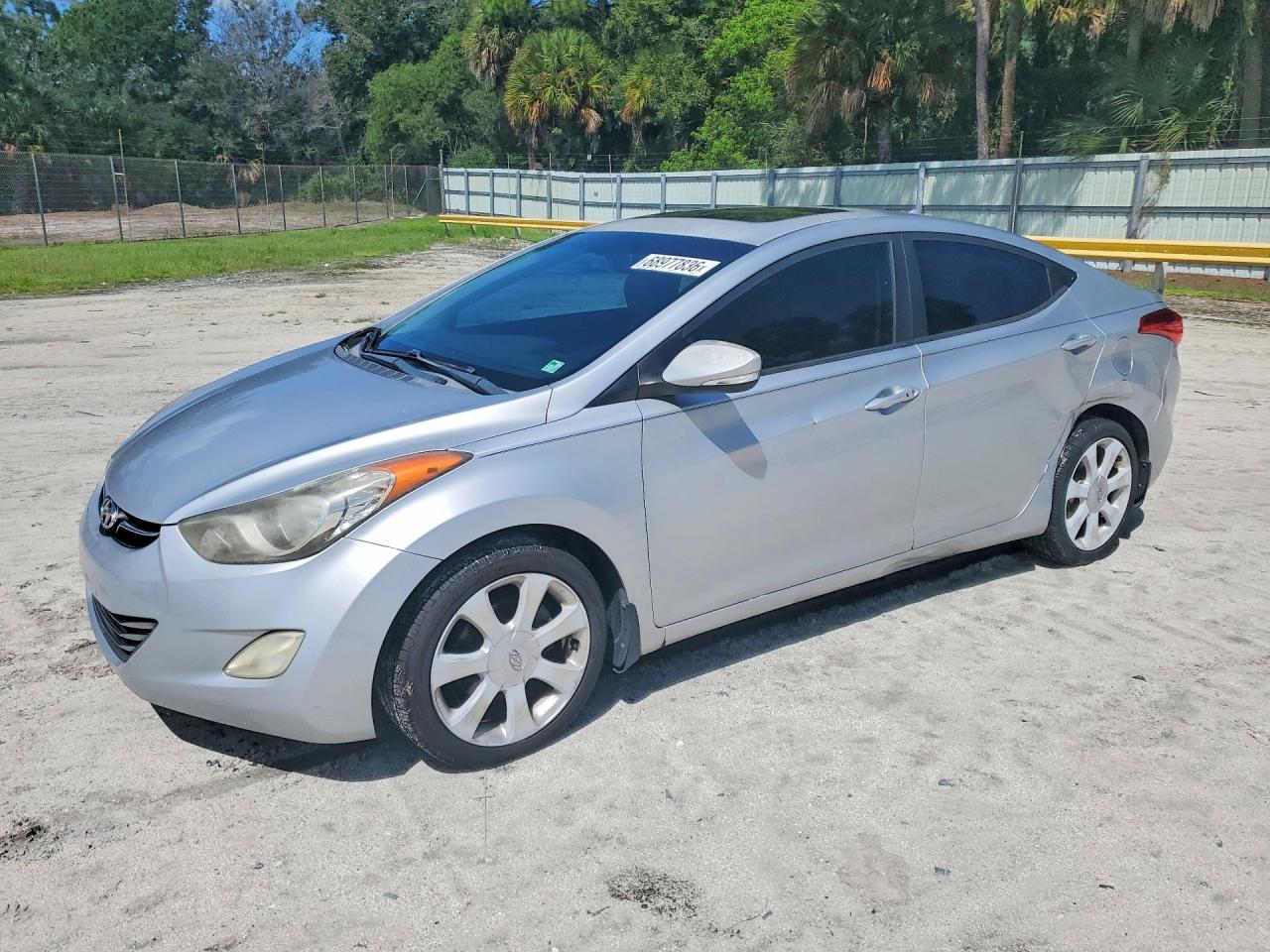 2012 HYUNDAI ELANTRA GLS(Middle grade) — Front 3/4