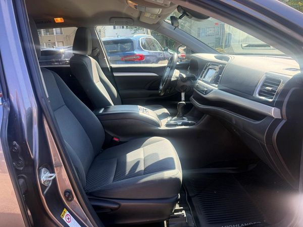 2019 TOYOTA HIGHLANDER LE/LE Plus