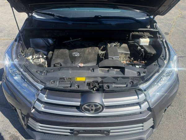 2019 TOYOTA HIGHLANDER LE/LE Plus