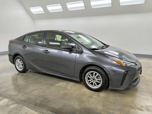 2021 TOYOTA PRIUS — Passenger 3/4