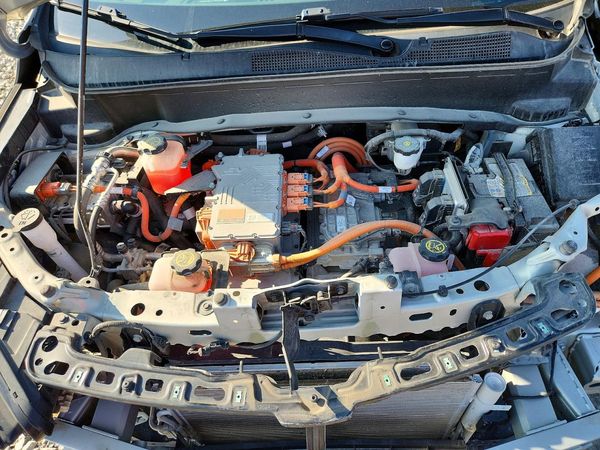2022 CHEVROLET BOLT EUV LT — Engine bay