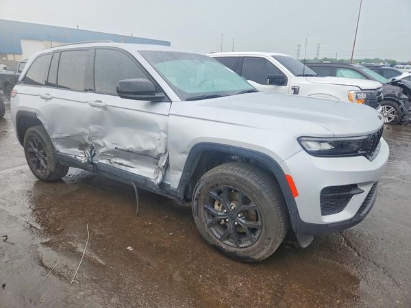 2024 JEEP GRAND CHEROKEE — Passenger 3/4