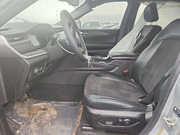 2024 JEEP GRAND CHEROKEE — DENT
