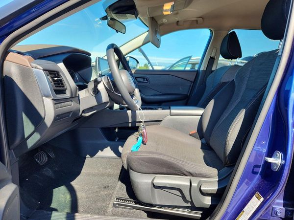 2021 NISSAN ROGUE S — DENT
