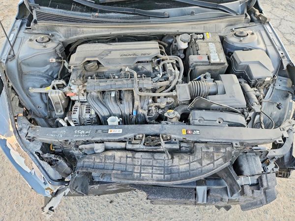 2021 HYUNDAI ELANTRA Blue — Engine bay
