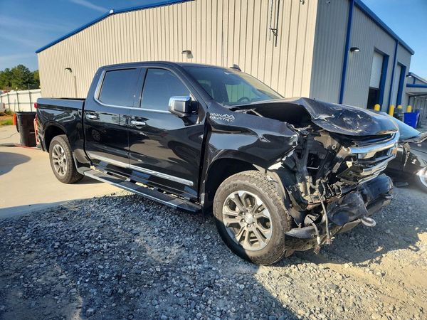 2023 CHEVROLET SILVERADO High Country — Passenger 3/4